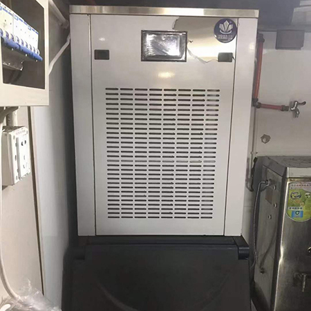 200公斤雪花制冰機(jī)交付浙江寧波某飯店使用
